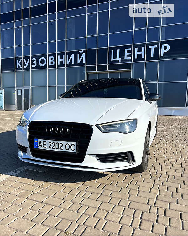 Седан Audi A3 2014 в Киеве