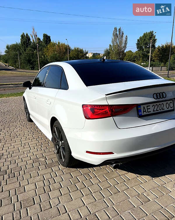 Седан Audi A3 2014 в Киеве