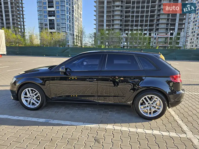 Хэтчбек Audi A3 2014 в 