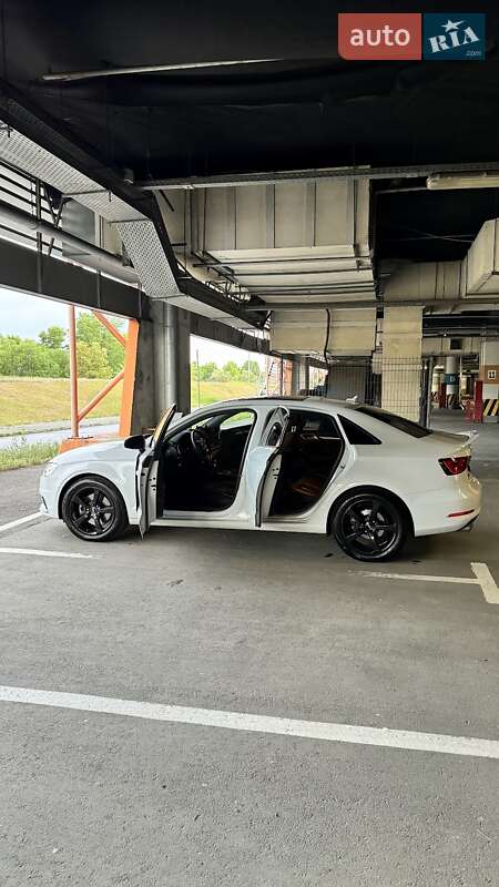 Седан Audi A3 2016 в Львове