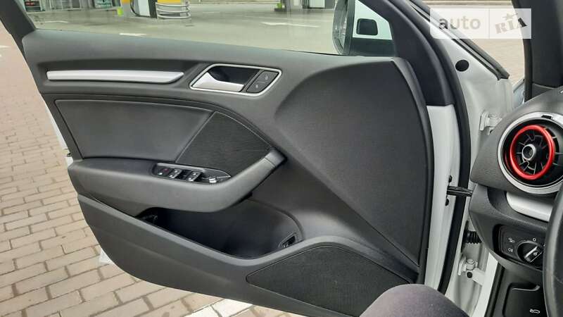 Седан Audi A3 2019 в Ровно