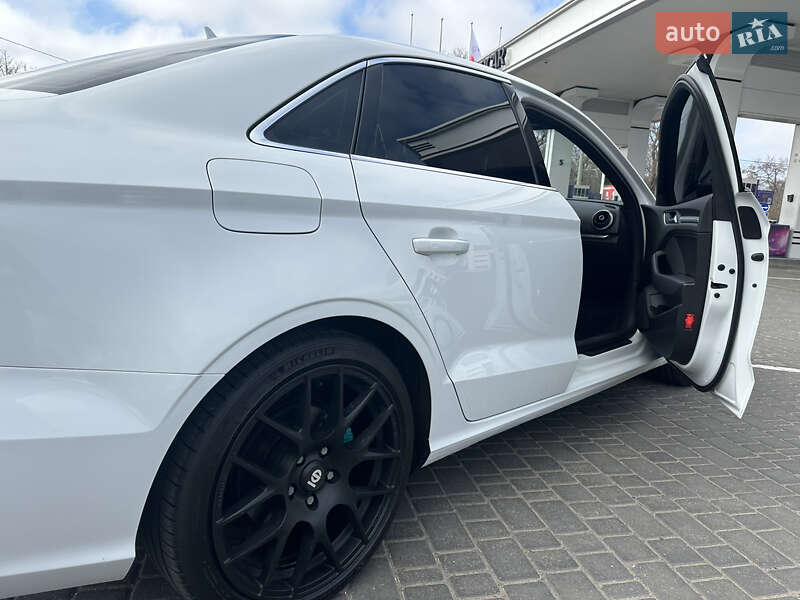 Седан Audi A3 2014 в Одессе