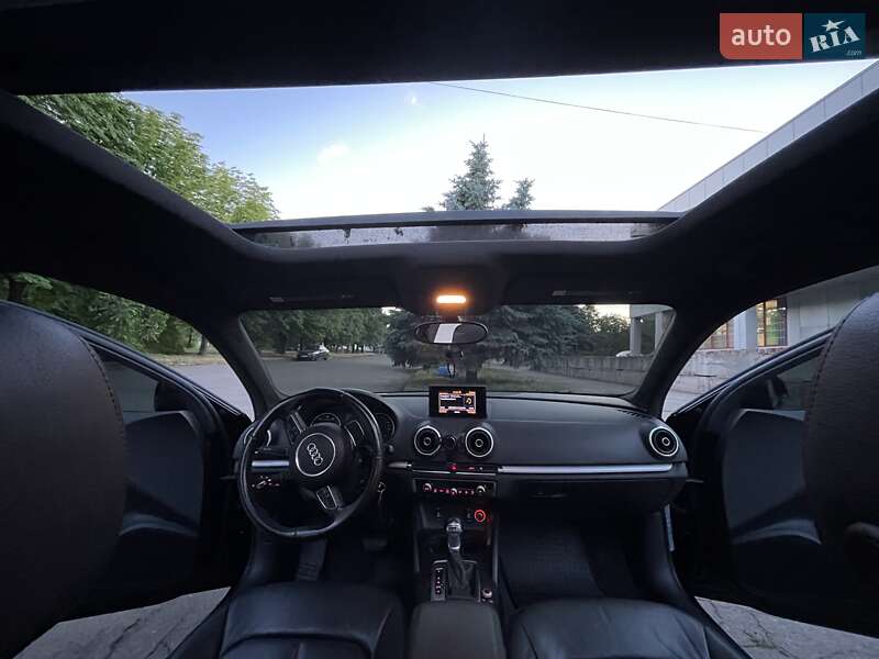 Седан Audi A3 2015 в Кривом Роге