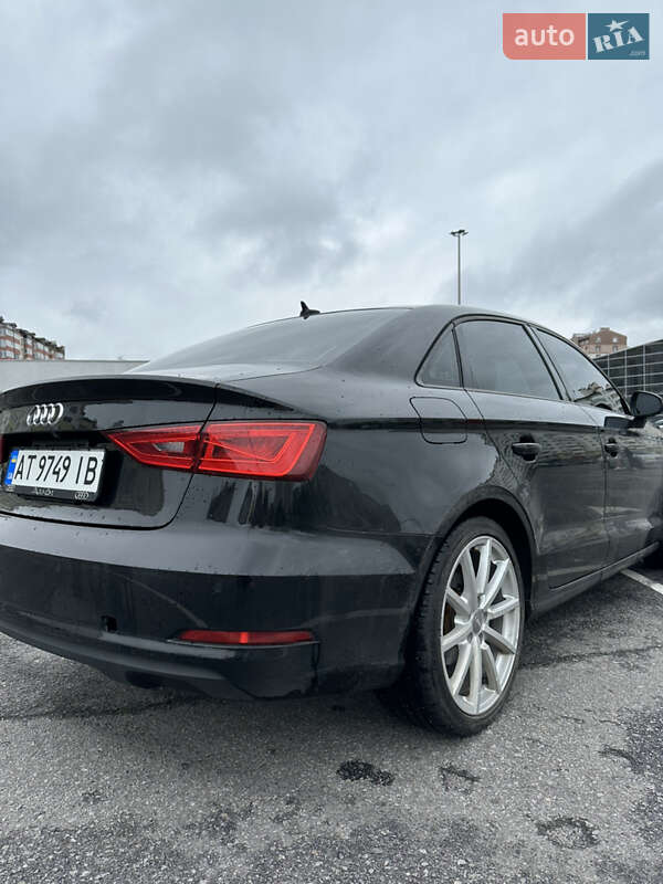 Седан Audi A3 2015 в Ивано-Франковске