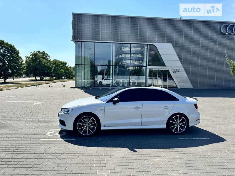 Седан Audi A3 2014 в Харькове