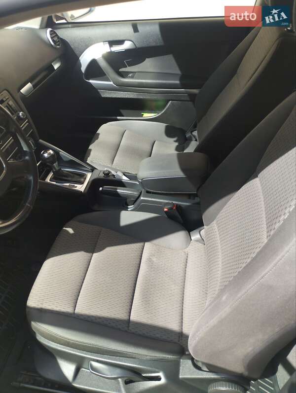 Хетчбек Audi A3 2011 в Чернівцях фото 4 Хетчбек Audi A3 2011 в Чернівцях