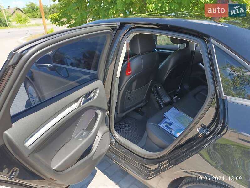 Седан Audi A3 2016 в Павлограді