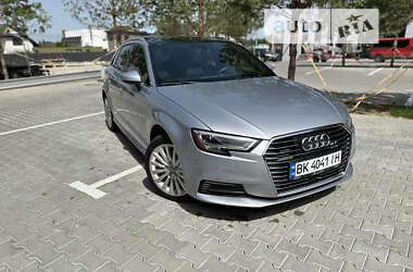 Хетчбек Audi A3 2017 в Києві