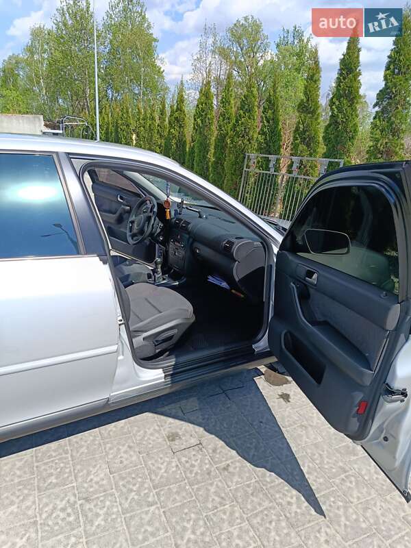 Хэтчбек Audi A3 2002 в Надворной