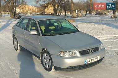 Хетчбек Audi A3 2001 в 