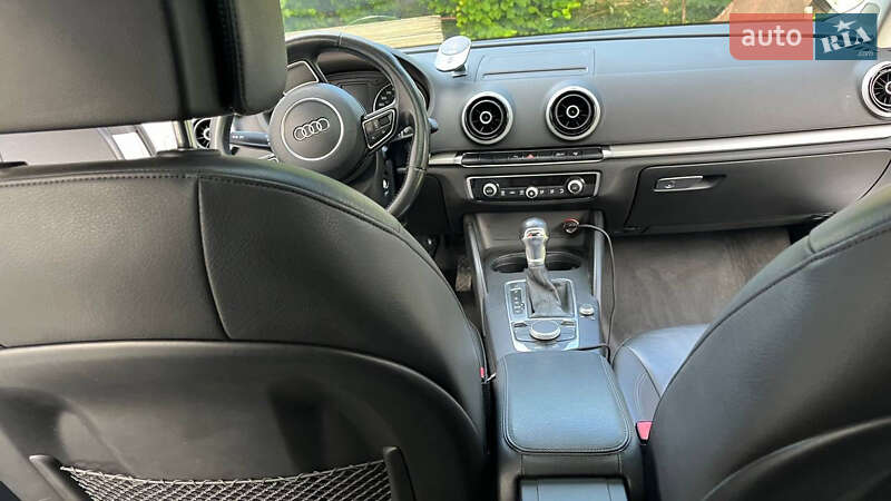 Седан Audi A3 2015 в Золочеве