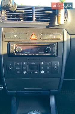 Хэтчбек Audi A3 2001 в 