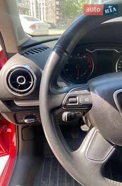 Хэтчбек Audi A3 2013 в 