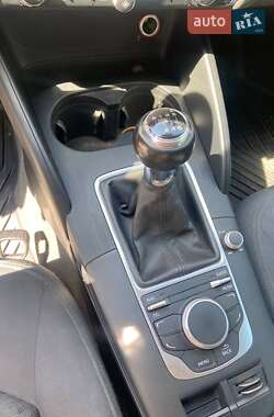 Хэтчбек Audi A3 2013 в 
