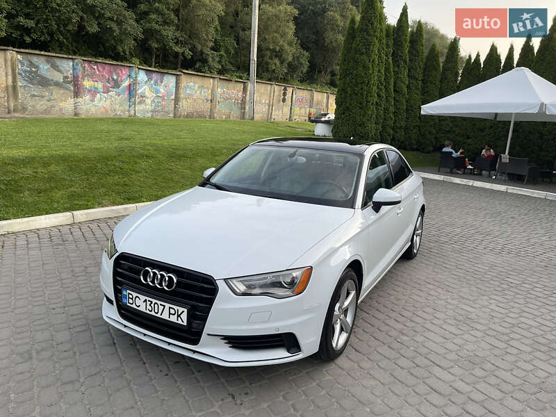 Седан Audi A3 2015 в Львові