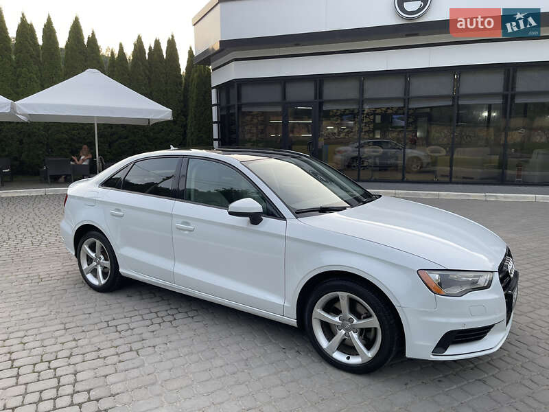 Седан Audi A3 2015 в Львові