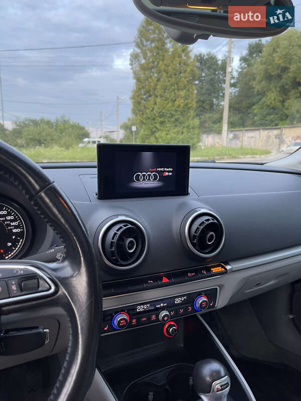 Седан Audi A3 2015 в Львові