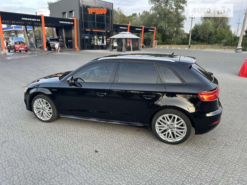Хэтчбек Audi A3 2017 в Полтаве