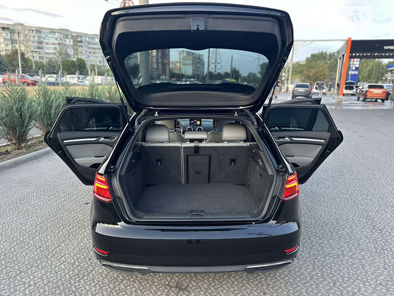 Хэтчбек Audi A3 2017 в Полтаве