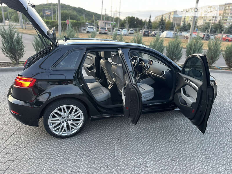 Хэтчбек Audi A3 2017 в Полтаве