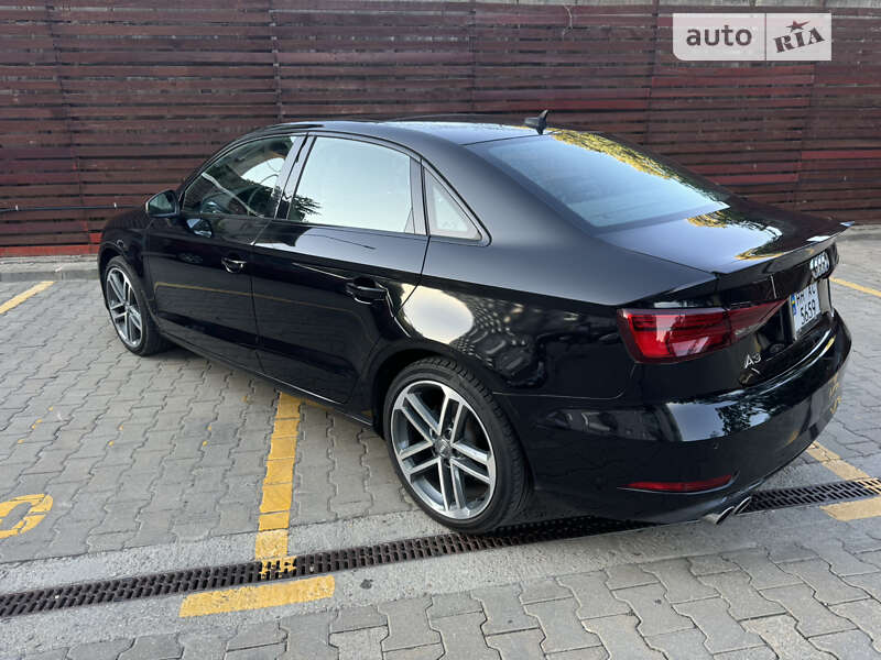 Седан Audi A3 2019 в Чорноморську