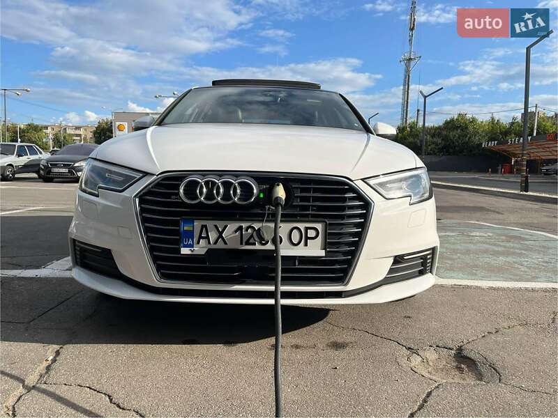 Хэтчбек Audi A3 2016 в Харькове