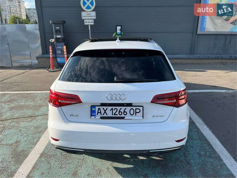Хэтчбек Audi A3 2016 в Харькове