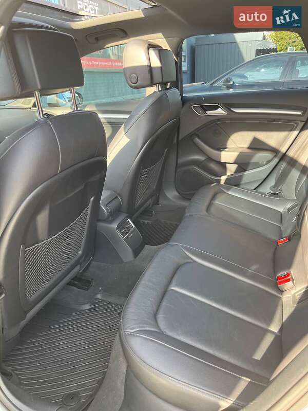 Хэтчбек Audi A3 2016 в Харькове