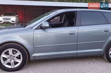 Хэтчбек Audi A3 2010 в Синельниково