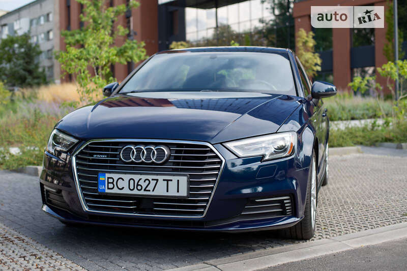 Хэтчбек Audi A3 2016 в Львове