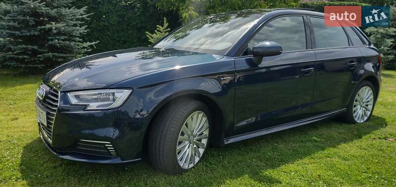 Хэтчбек Audi A3 2017 в Львове