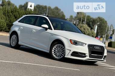 Хэтчбек Audi A3 2016 в Киеве