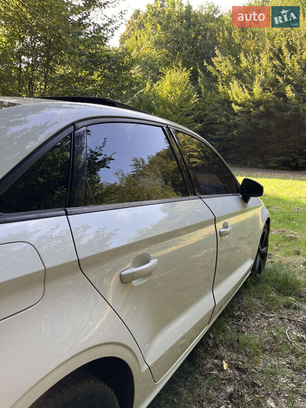 Седан Audi A3 2016 в Виноградове
