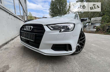 Седан Audi A3 2014 в Киеве