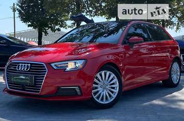 Хэтчбек Audi A3 2016 в Киеве