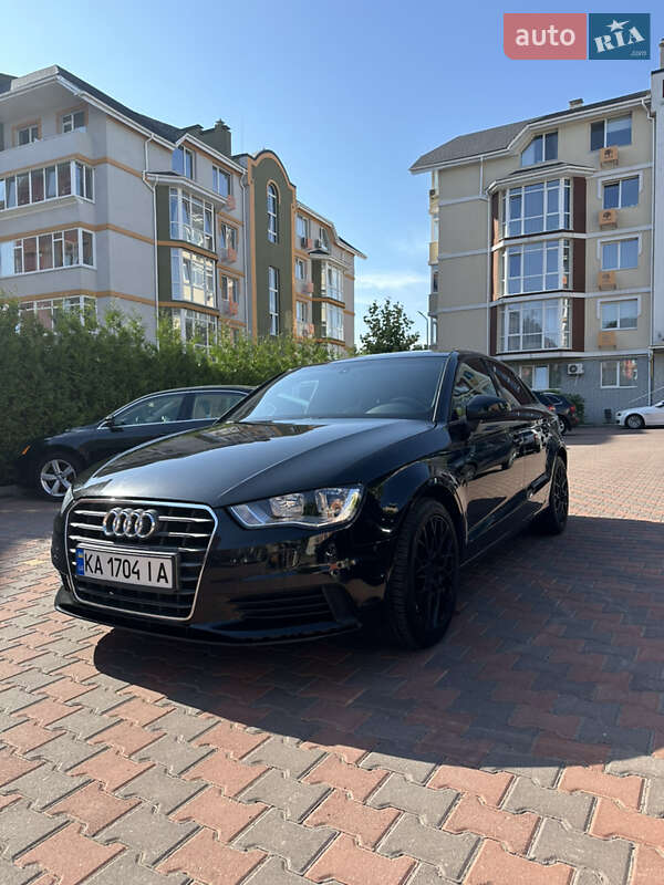 Седан Audi A3 2014 в Киеве