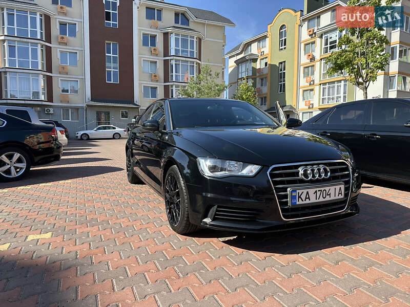 Седан Audi A3 2014 в Киеве