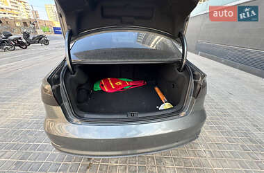 Седан Audi A3 2015 в Киеве