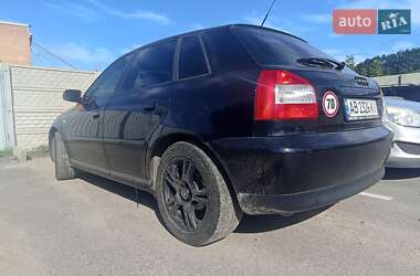 Хэтчбек Audi A3 2002 в 