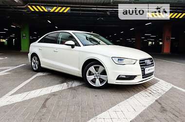 Седан Audi A3 2015 в Киеве