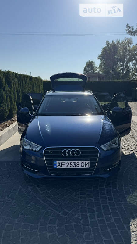 Хетчбек Audi A3 2015 в Дніпрі