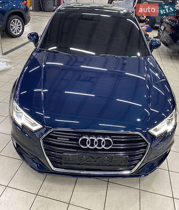 Седан Audi A3 2018 в Львове