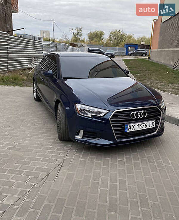Седан Audi A3 2018 в Львове
