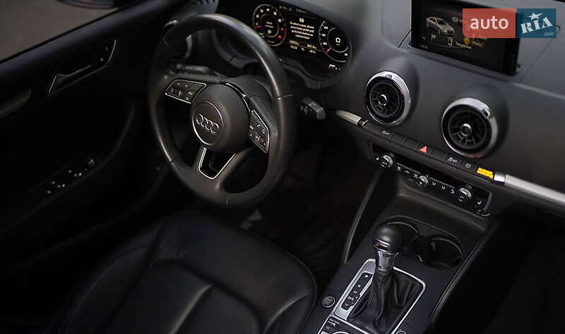 Седан Audi A3 2018 в Львове