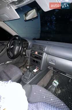 Хэтчбек Audi A3 1998 в 