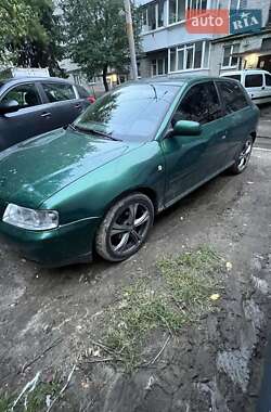 Хэтчбек Audi A3 1998 в 