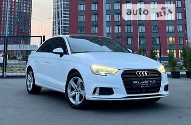 Седан Audi A3 2018 в Киеве