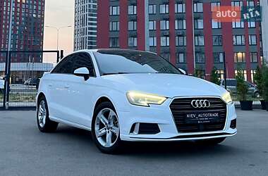 Седан Audi A3 2018 в Киеве