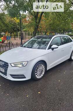 Хэтчбек Audi A3 2016 в Киеве