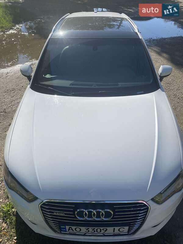 Хэтчбек Audi A3 2015 в Мукачево